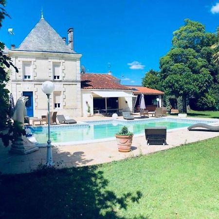 Villa Roulotte de Dilou Noisette à Matha Extérieur photo