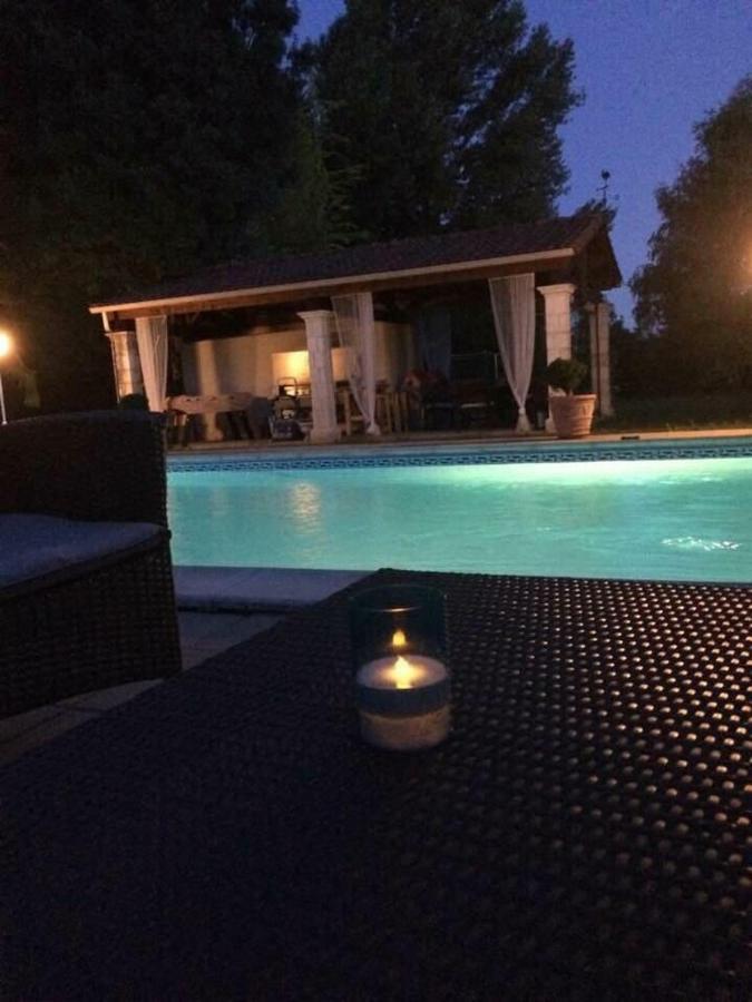 Villa Roulotte de Dilou Noisette à Matha Extérieur photo